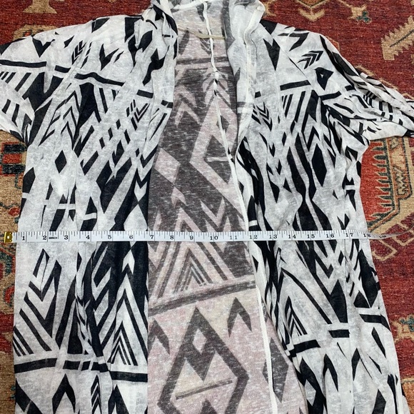 Black and White Charlotte Russe Cardigan - Picture 7 of 7